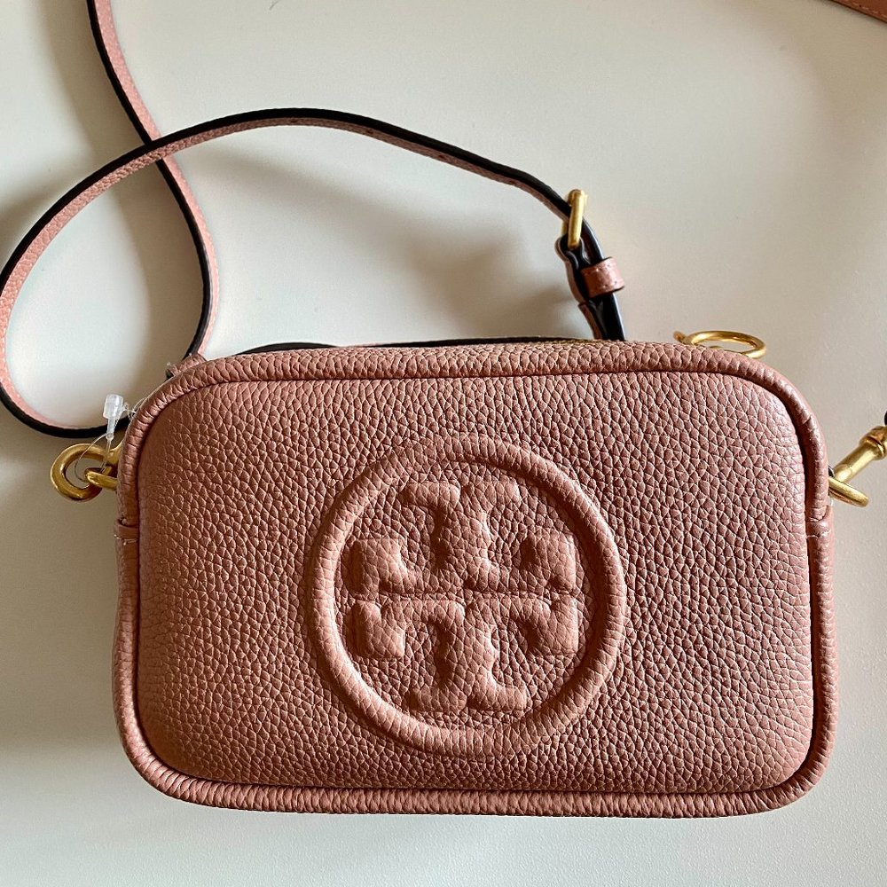 [SOLD] Tory Burch Embossed Logo Camera Bag